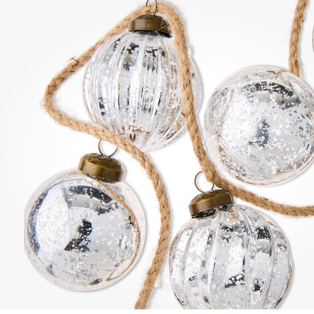 My Texas house shatterproof Silver Ornament Garland 6 ft - Picture 3 of 7